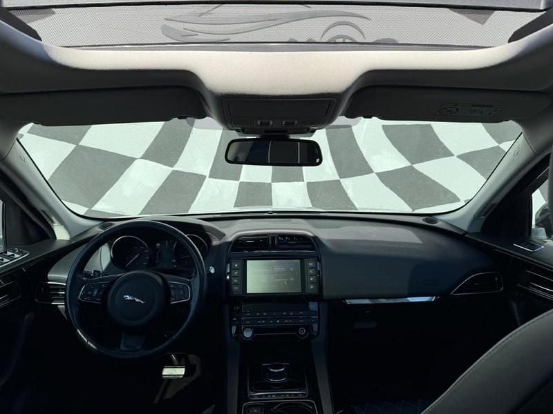Usado Jaguar F-Pace Pure 180 HP (132 kW) 2017 Branco SUV