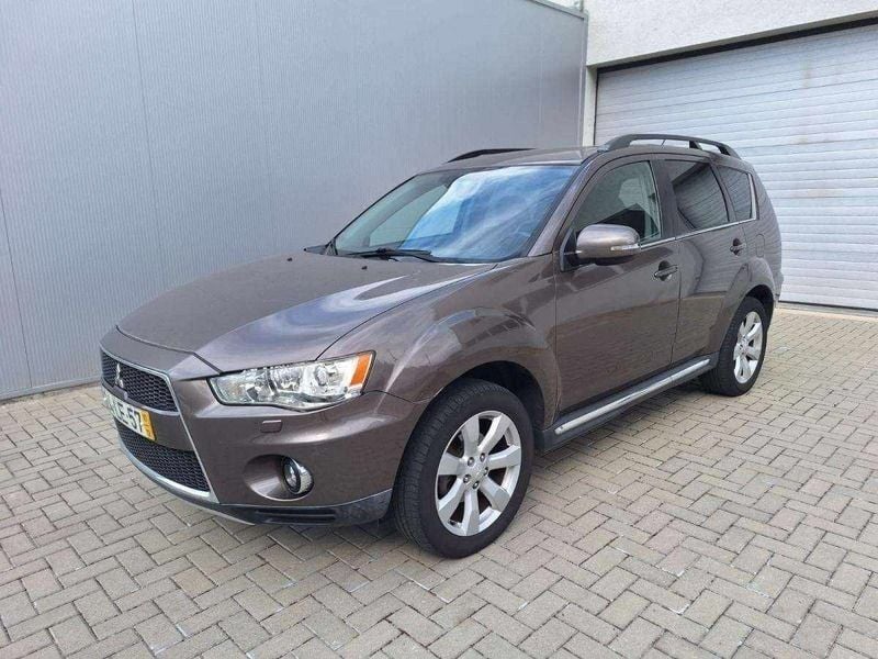 Outra Usado 2010 Mitsubishi Outlander Intense+ SUV | € 12.500 - Imagem 1/4