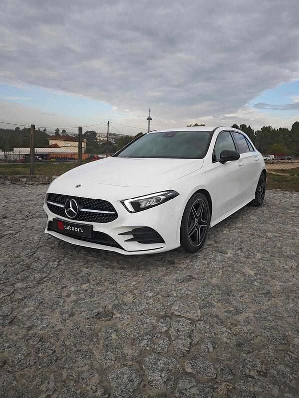 Branco Usado 2022 Mercedes A180 Citadino | € 30.990 (Bom preço) - Imagem 1/4