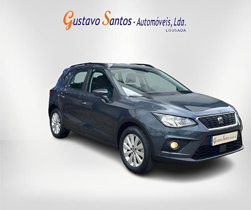 Cinzento Usado 2020 Seat Arona SUV | € 14.990 (Preço justo) - Imagem 1/4