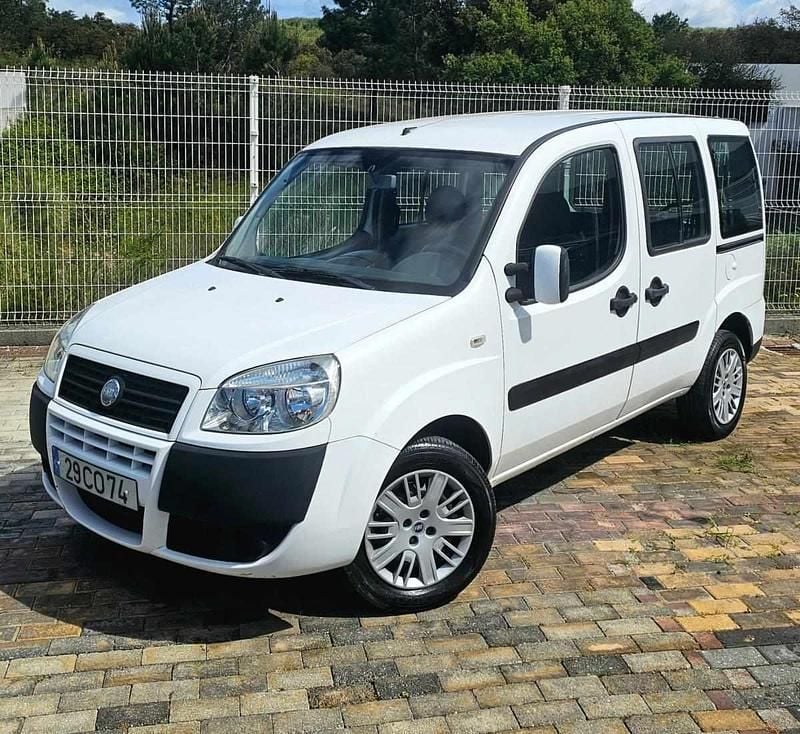 Branco Usado 2006 Fiat Doblò Monovolume | € 6.750 - Imagem 1/4