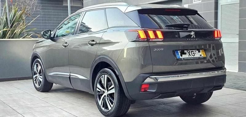 Usado Peugeot 3008 131 HP (96 kW) 2019 Cinzento SUV