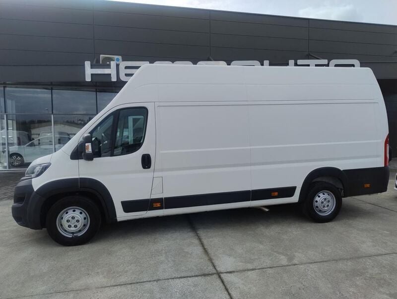Branco Usado 2020 Peugeot Boxer Premium Van | € 24.675 - Imagem 1/4