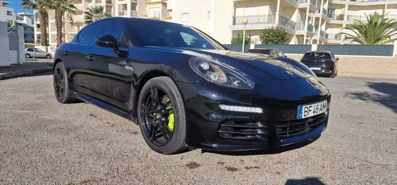 Preto Usado 2014 Porsche Panamera S E-Hybrid Sedan | € 45.000 (Preço justo) - Imagem 1/4