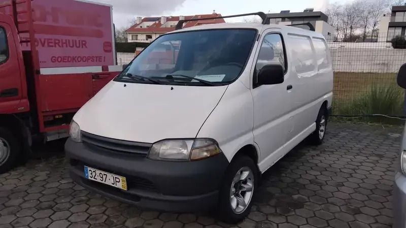 Branco Usado 1998 Toyota HiAce Monovolume | € 6.800 - Imagem 1/1