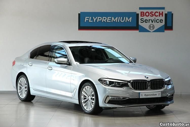 Cinza Usado 2019 BMW 520 Luxury Line Sedan | € 36.990 (Preço elevado) - Imagem 1/1
