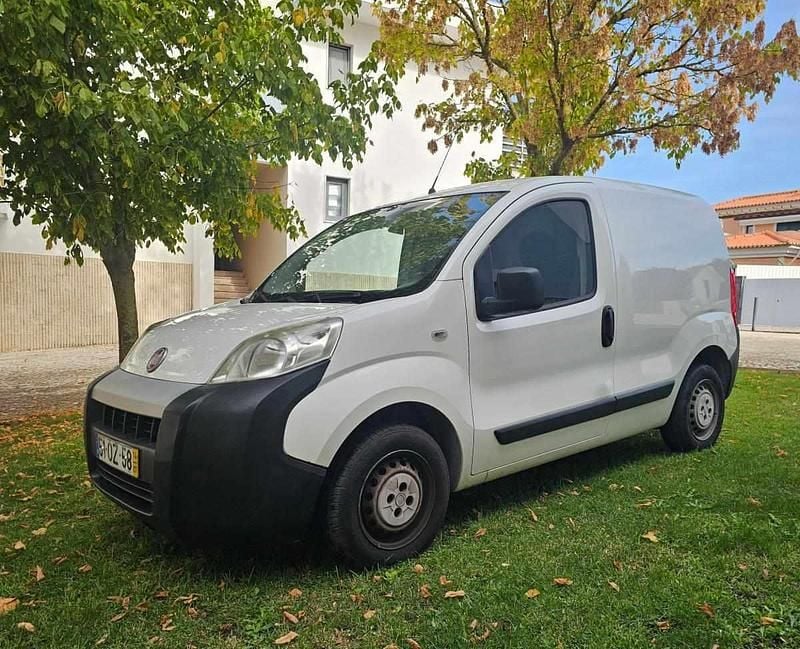 Branco Usado 2014 Fiat Fiorino Van | € 4.990 - Imagem 1/4