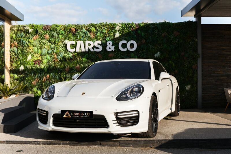 Branco Usado 2015 Porsche Panamera Turbo S Sedan | € 95.000 - Imagem 1/4