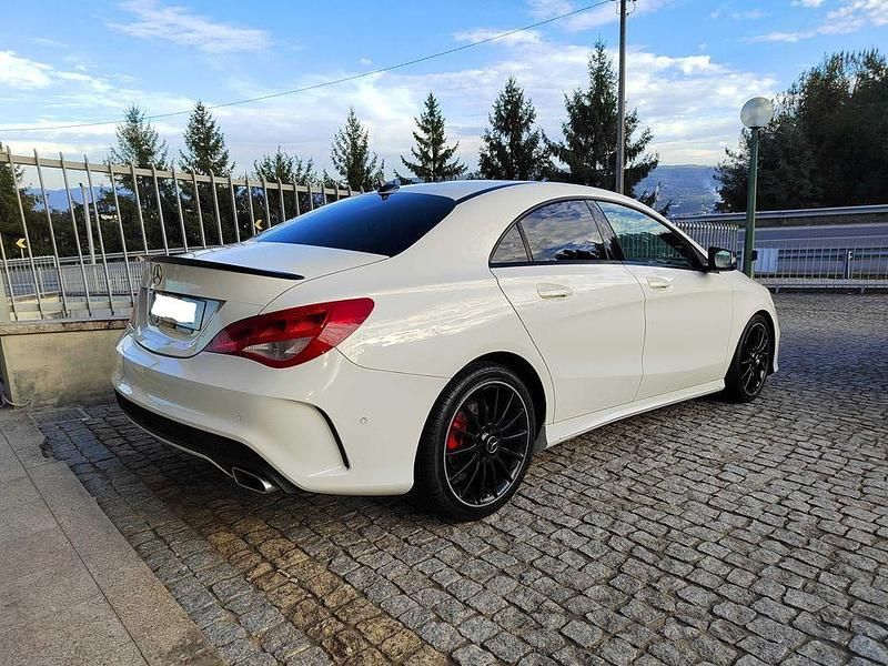 Branco Usado 2015 Mercedes CLA200 AMG Sedan | € 22.000 (Preço justo) - Imagem 1/4