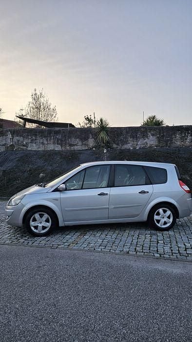 Usado Renault Scénic II 102 HP (75 kW) 2007 Monovolume