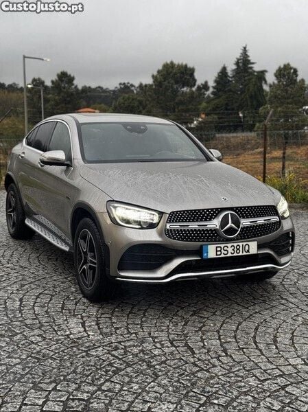 Cinza Usado 2020 Mercedes GLC300e AMG | € 51.950 - Imagem 1/1