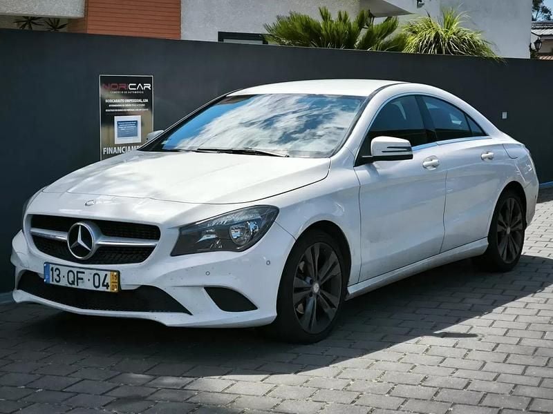 Branco Usado 2015 Mercedes CLA180 Urban Sedan | € 13.500 (Bom preço) - Imagem 1/1