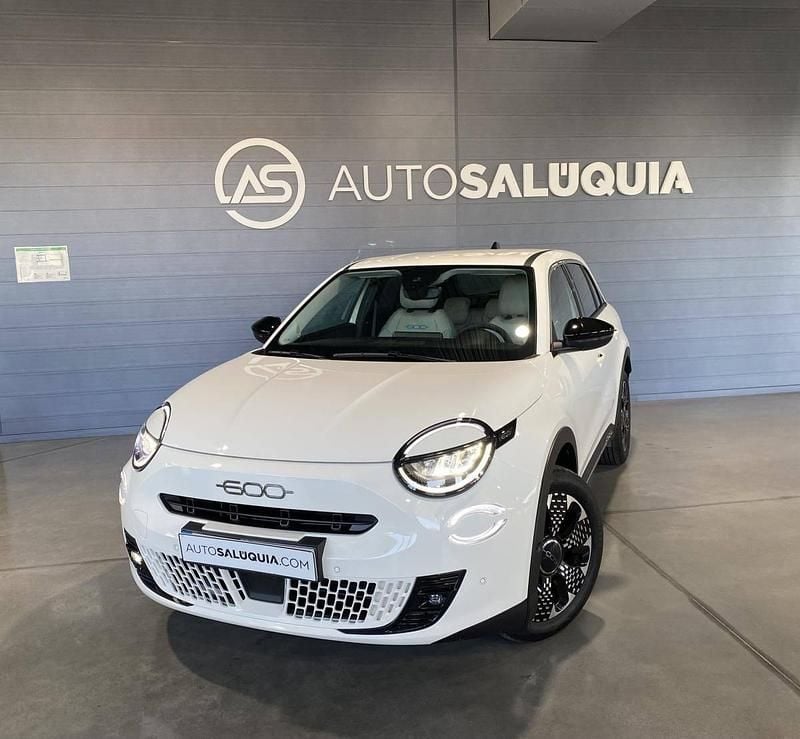 Branco Usado 2025 Fiat 600 | € 24.990 (Preço justo) - Imagem 1/4