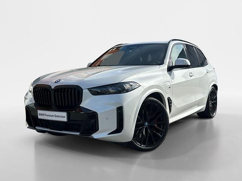Branco Usado 2024 BMW X5 SUV | € 97.900 - Imagem 1/4
