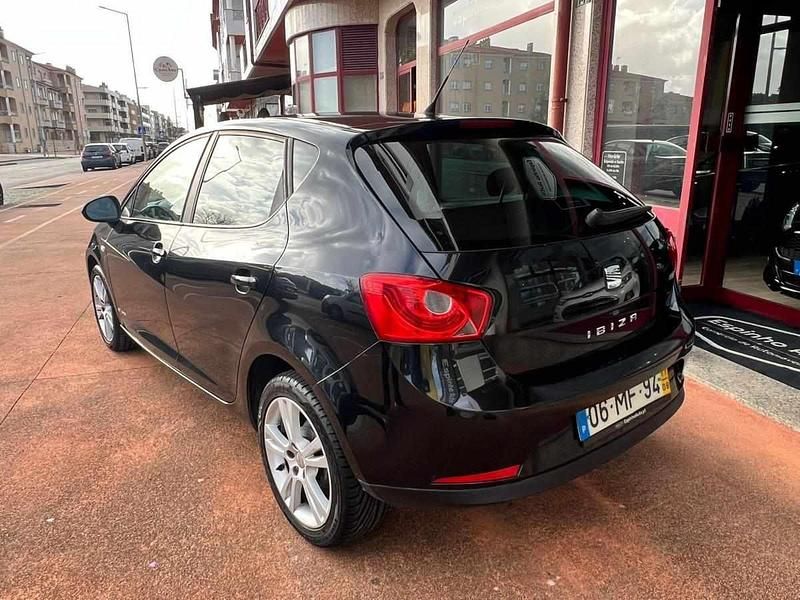 Usado Seat Ibiza 70 HP (51 kW) 2011 Preto