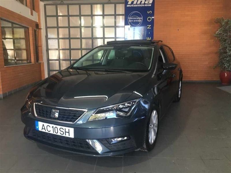 Cinzento Usado 2020 Seat Leon Style Citadino | € 18.950 (Preço justo) - Imagem 1/4