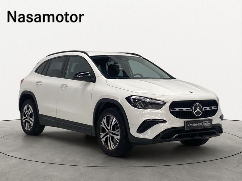 Branco Usado 2024 Mercedes GLA180 SUV | € 49.500 (Preço justo) - Imagem 1/4