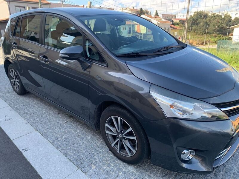 Usado 2015 Toyota Verso Monovolume | € 10.995 - Imagem 1/4