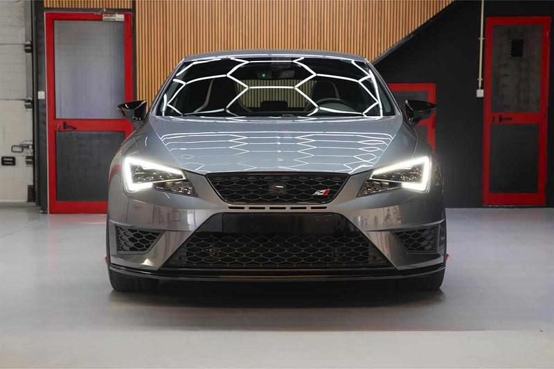 Usado Seat Leon CUPRA 290 HP (213 kW) 2016 Cinzento