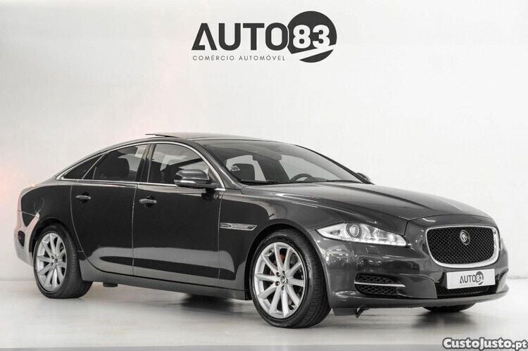 Cinza Usado 2013 Jaguar XJ Sedan | € 27.990 - Imagem 1/1