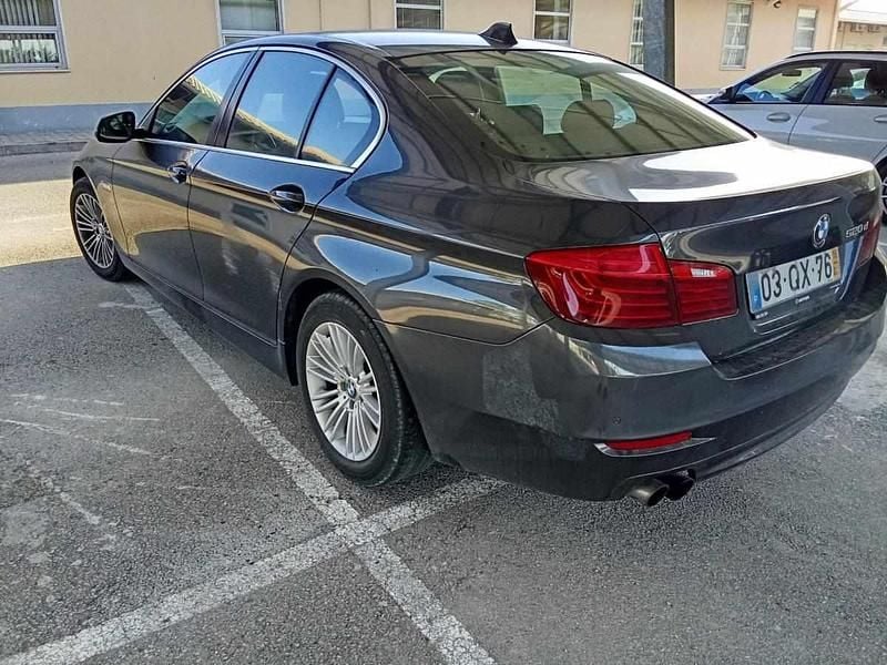 Cinzento Usado 2016 BMW 520 Sedan | € 17.000 (Bom preço) - Imagem 1/3