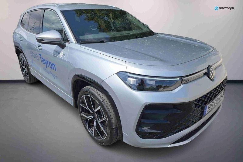 Prateado Usado 2025 VW Tayron R-line SUV | € 52.990 - Imagem 1/4
