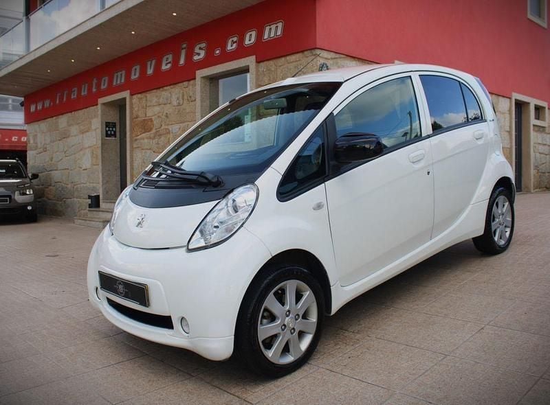Branco Usado 2012 Peugeot iON Citadino | € 6.450 - Imagem 1/4