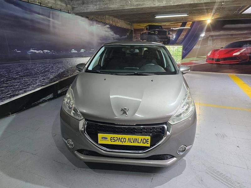 Usado Peugeot 208 82 HP (60 kW) 2012 Cinzento Citadino