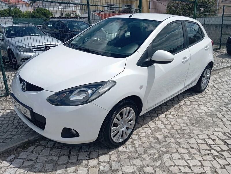 Branco Usado 2010 Mazda 2 Comfort | € 5.900 (Super Preço) - Imagem 1/4