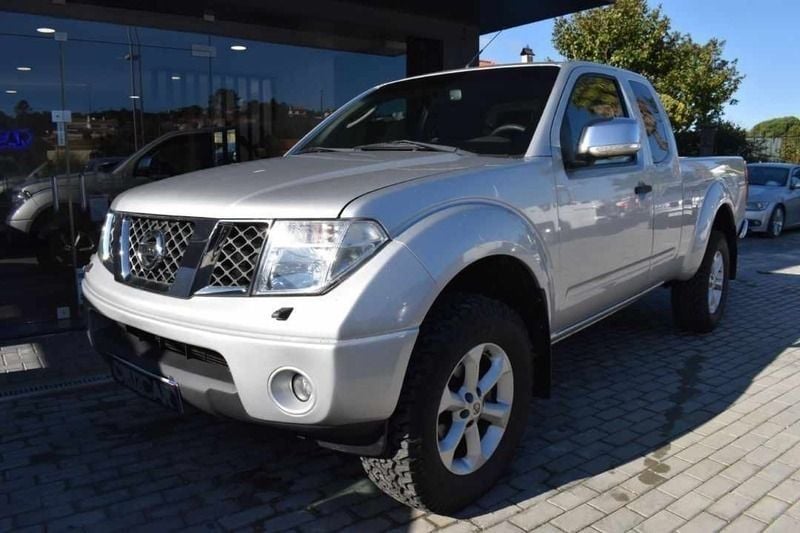 Cinza Usado 2009 Nissan Navara XE Pickup | € 21.999 (Preço justo) - Imagem 1/4