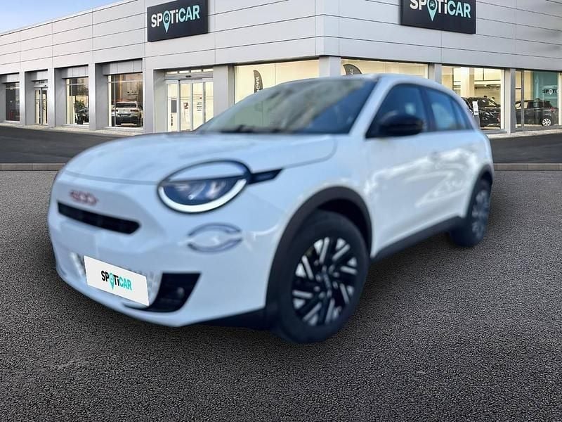 Branco Novo 2025 Fiat 600 Red SUV | € 30.900 (Preço elevado) - Imagem 1/4