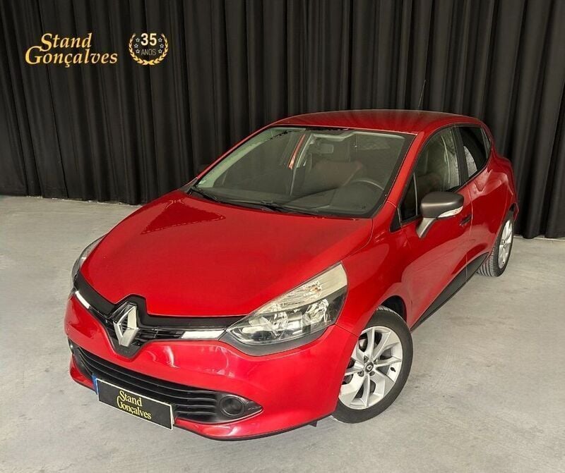 Vermelho Usado 2016 Renault Clio IV Zen | € 9.990 (Bom preço) - Imagem 1/4