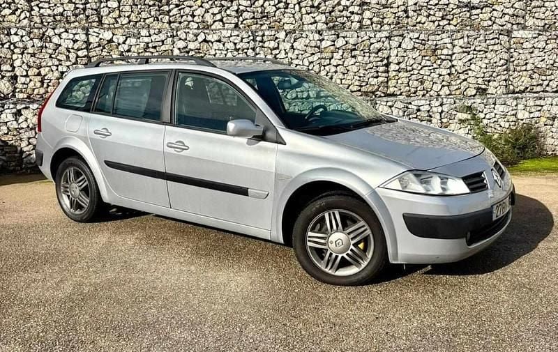 Usado Renault Mégane GrandTour 106 HP (77 kW) 2006 Cinzento Carrinha