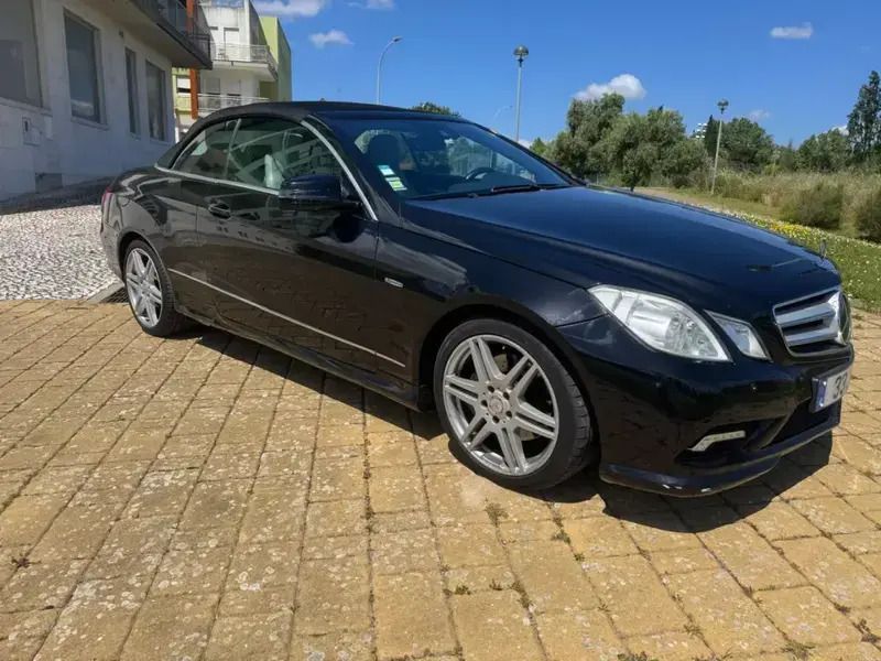 Usado Mercedes E250 Avantgarde 204 HP (150 kW) 2010 Preto Cabrios