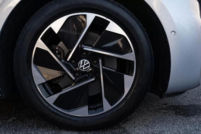 Usado VW ID.3 Pro 150 kW (204 HP) 2023 Cinzento platina Citadino