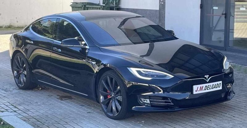Preto Usado 2018 Tesla Model S Sedan | € 55.000 - Imagem 1/4