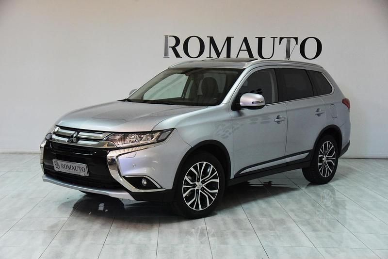 Cinzento Usado 2016 Mitsubishi Outlander Intense+ SUV | € 16.900 (Preço justo) - Imagem 1/4