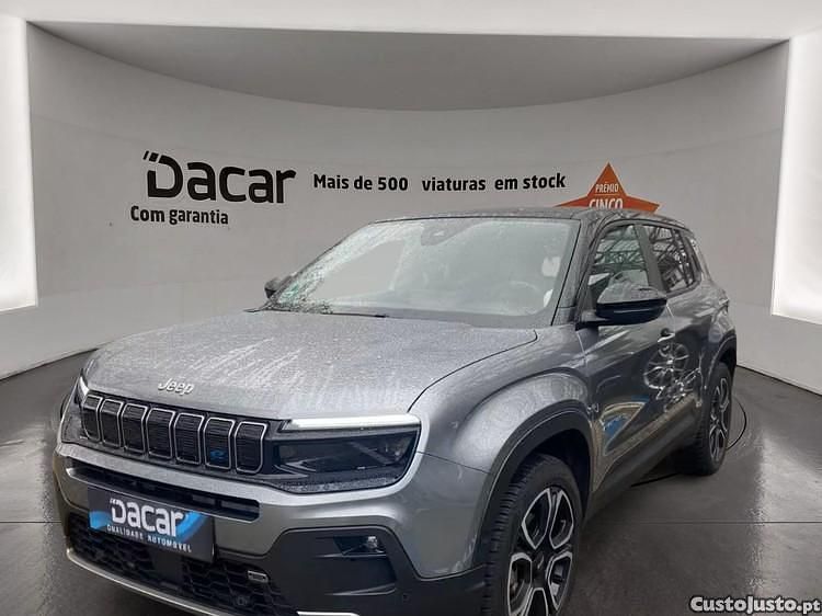 Cinza Usado 2025 Jeep Avenger EV Summit SUV | € 26.899 - Imagem 1/1