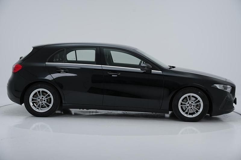 Usado Mercedes A180 Style 116 HP (85 kW) 2019 Preto Sedan