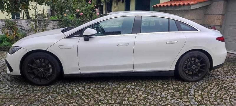 Usado Mercedes EQE350 214 kW (292 HP) 2023 Branco