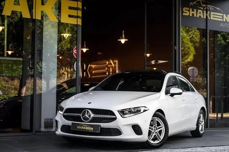 Branco Usado 2019 Mercedes A180 Style Sedan | € 17.990 (Super Preço) - Imagem 1/4