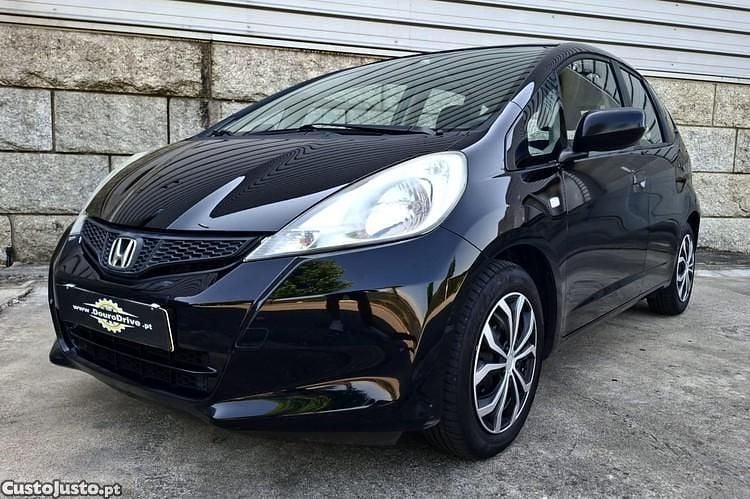 Usado Honda Jazz Trend 90 HP (66 kW) 2013 Preto Citadino