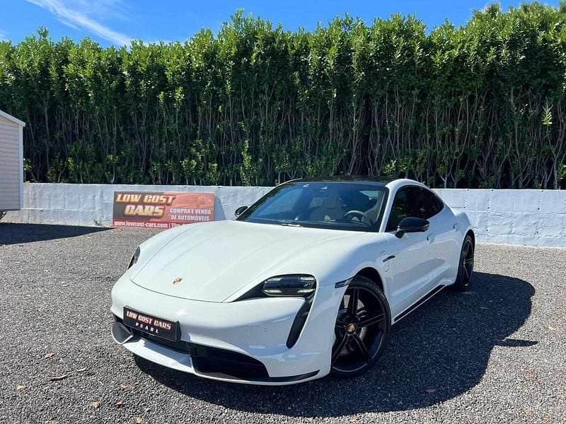 Branco Usado 2020 Porsche Taycan Sedan | € 89.990 - Imagem 1/4