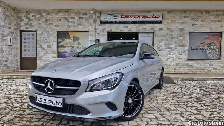 Cinza Usado 2017 Mercedes CLA180 Shooting Brake Urban Carrinha | € 17.900 (Preço justo) - Imagem 1/1