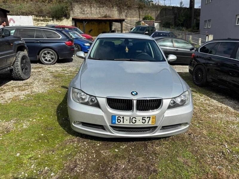 Cinzento Usado 2008 BMW 320 | € 8.950 (Bom preço) - Imagem 1/4
