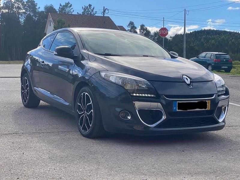 Cinzento Usado 2012 Renault Mégane Coupé Coupé | € 7.000 - Imagem 1/1