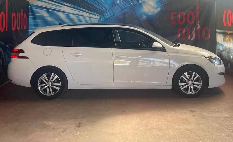 Usado Peugeot 308 SW Style 100 HP (73 kW) 2014 Branco Carrinha