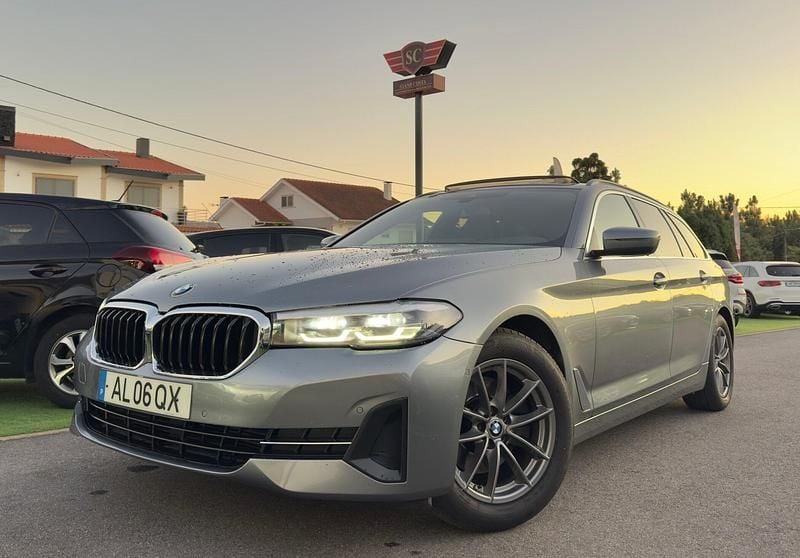 Cinza Usado 2021 BMW 520 Luxury Line Carrinha | € 31.950 (Bom preço) - Imagem 1/4