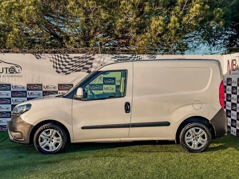 Usado Fiat Doblò 95 HP (69 kW) 2020 Branco Monovolume