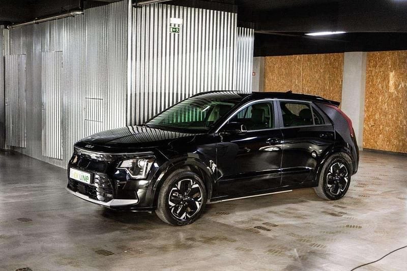 Preto Usado 2023 Kia e-Niro SUV | € 28.900 (Preço justo) - Imagem 1/4